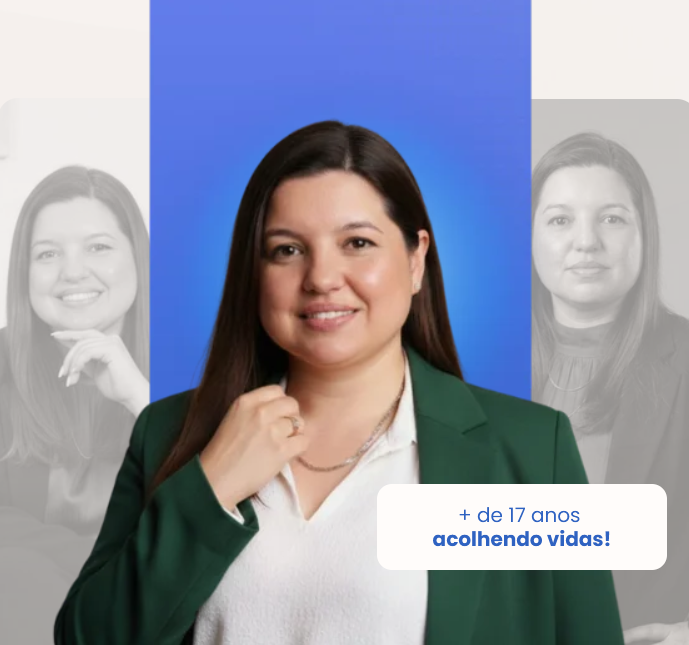 Psicóloga Monick Zuchi, com retratos de apoio ao fundo